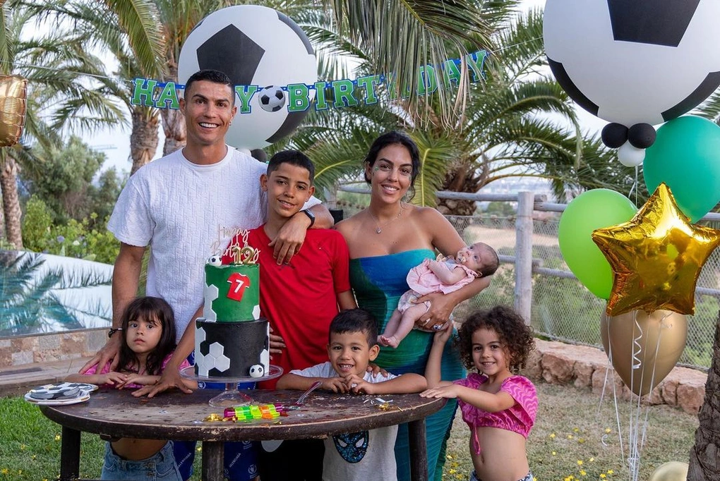 Cuộc sống gia đình của C. Ronaldo